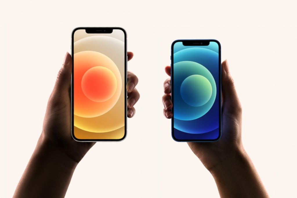 苹果高管回答记者问iPhone12不含插头和耳机：因为用户家里有很多